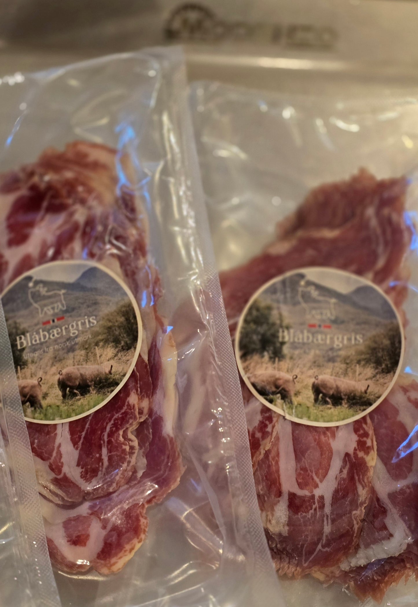 Speka svinenakke frå Blåbærgris